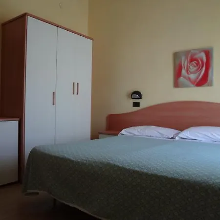 Hotel Aurora 2*