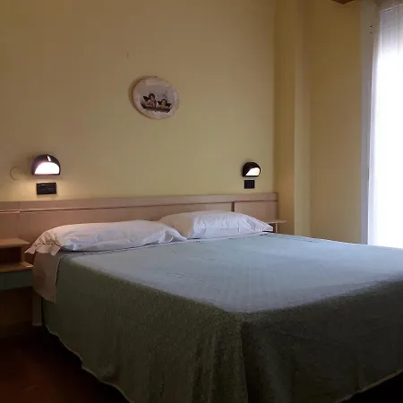 Hotel Aurora 2*