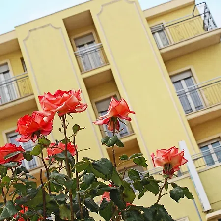 Hotel Aurora 2*