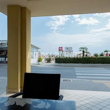 Hotel Aurora 2*
