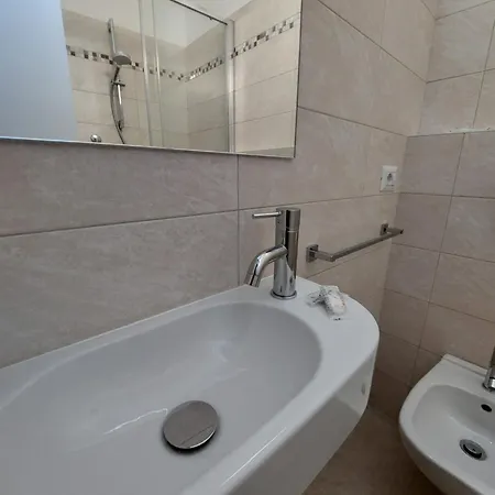 Aurora Hotel 2*