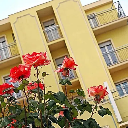 Hotel Aurora 2*